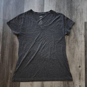 Breathable grey tee shirt